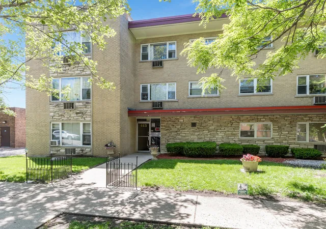 Homes for sale in Oak Park, IL | 415 S Maple Ave #202, Oak Park, IL 60302 | MLS# 12701736