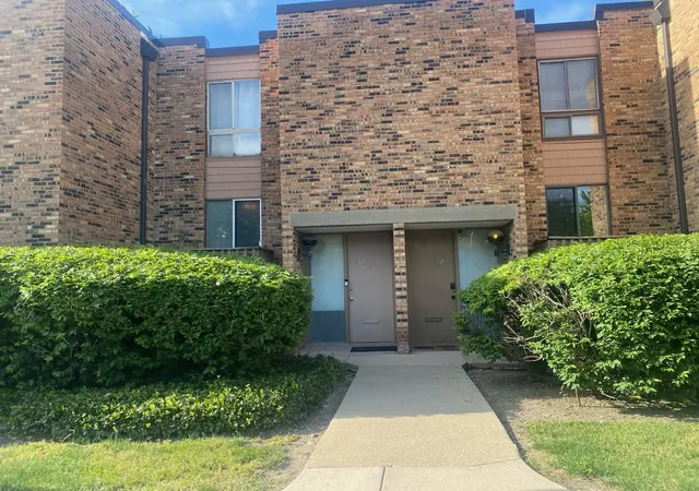Homes for sale in Schaumburg, IL | 1620 Waxwing Ct, Schaumburg, IL 60173 | MLS# 12701749