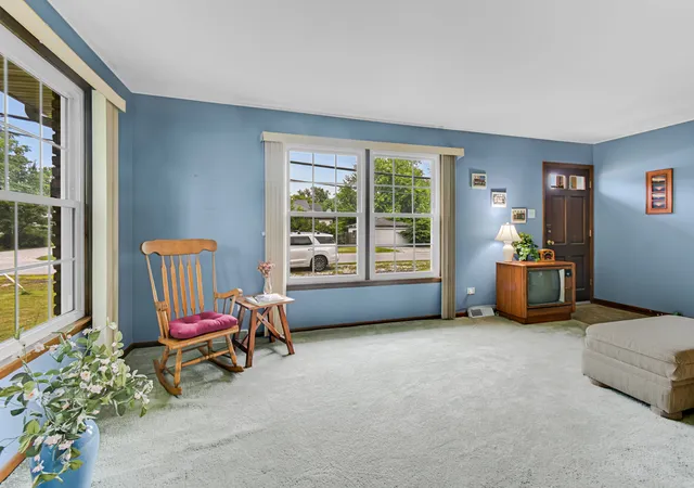 Photo 3 of Single family home for sale at 47 N Wabash Ave, Glenwood, IL 60425 | MLS# 12701753 | Listing updated on 2026-10-07