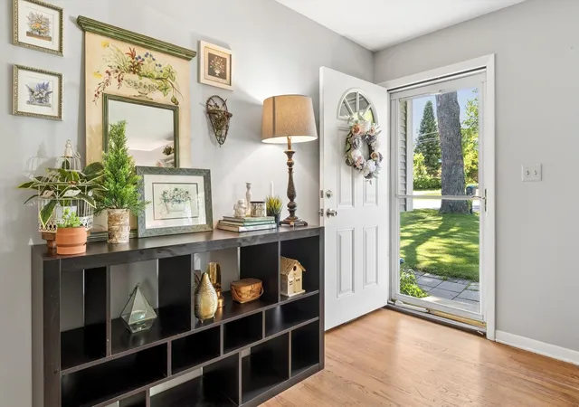 3rd image of 916 Lacey Ave, Lisle, IL 60532 | MLS# 12701756