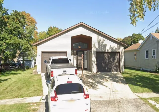 Homes for sale in Belvidere, IL | 716 E 4th St, Belvidere, IL 61008 | MLS# 12701761