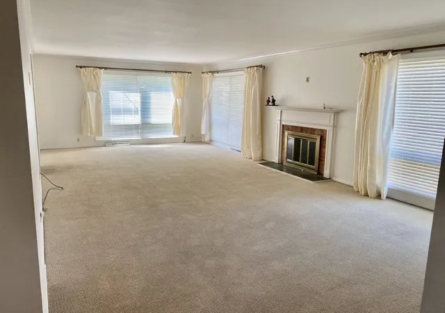 Photo 3 of Single family home for sale at 1105 Tilton Park Dr, Rochelle, IL 61068 | MLS# 12701777 | Listing updated on 2026-10-10