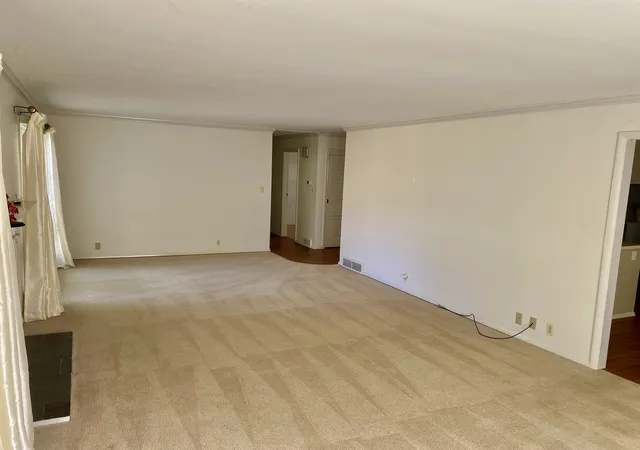 Photo 3 of Single family home for sale at 1105 Tilton Park Dr, Rochelle, IL 61068 | MLS# 12701777 | Listing updated on 2026-09-22