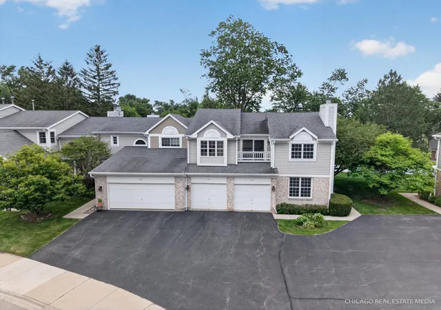 Homes for sale in Palatine, IL | 917 N Cove Dr #H, Palatine, IL 60067 | MLS# 12701789