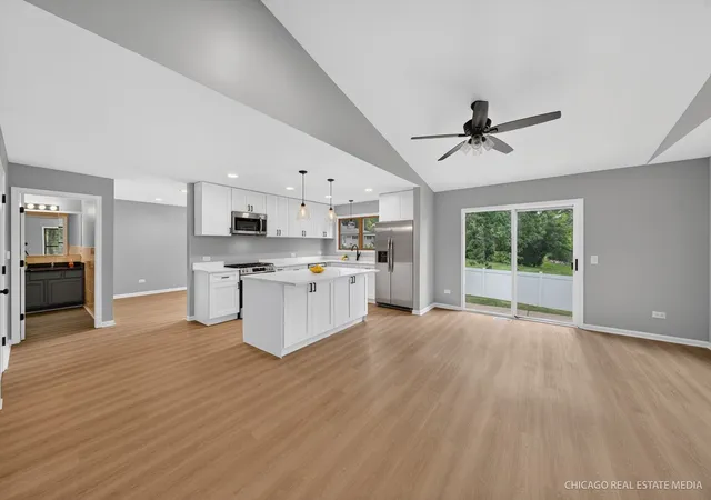 Homes for sale in Palatine, IL | 917 N Cove Dr #H, Palatine, IL 60067 | MLS# 12701789