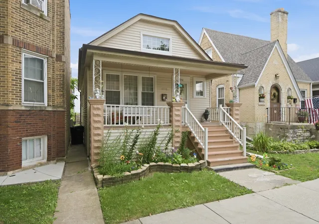 3rd image of 4746 N Karlov Ave, Chicago, IL 60630 | MLS# 12701790