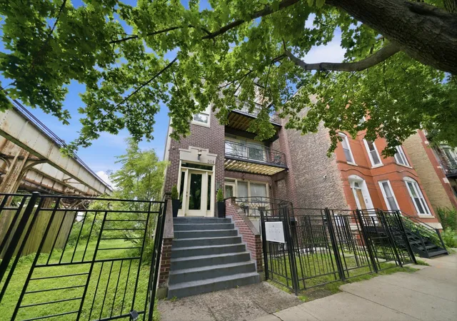 1st image of 308 W Evergreen Ave #1R, Chicago, IL 60610 | MLS# 12701805