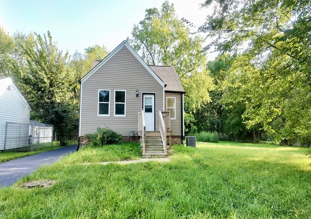 Single family home for sale at 10703 W Woodland Ave, Beach Park, IL 60087 | MLS# 12701812