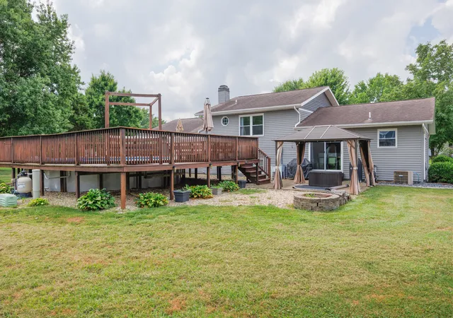 Homes for sale in Salem, IL | 520 Cottonwood Dr, Salem, IL 62881 | MLS# 12701829