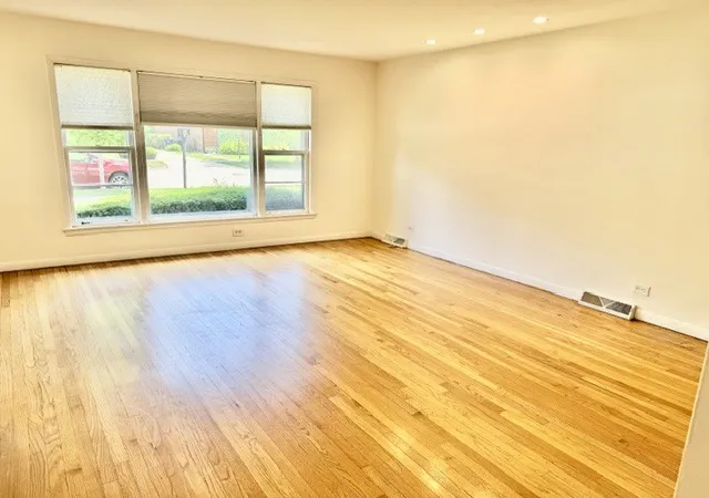 3rd image of 617 Lavergne Ave, Wilmette, IL 60091 | MLS# 12701840