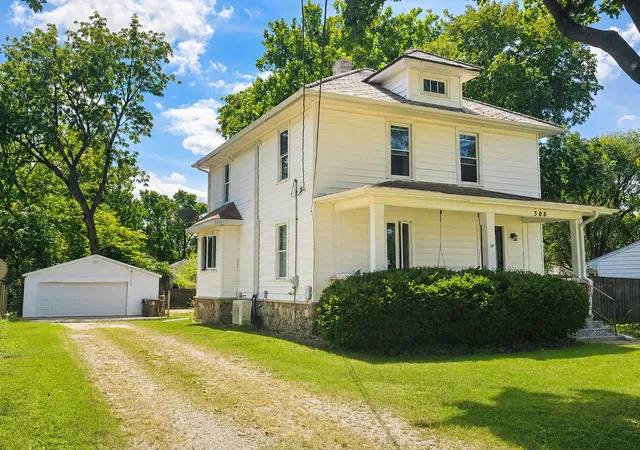 Photo 1 of Single family home for sale at 308 E Washington St, Ashkum, IL 60911 | MLS# 12701888 | Listing updated on 2026-09-03