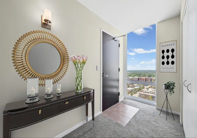 2nd image of 807 Davis St #2212, Evanston, IL 60201 | MLS# 12701892