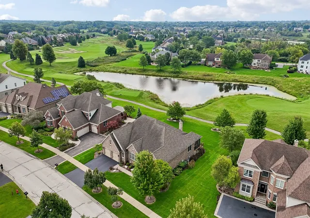 Photo 2 of Single family home for sale at 14 Championship Pkwy, Hawthorn Woods, IL 60047 | MLS# 12701895 | Listing updated on 2026-09-29