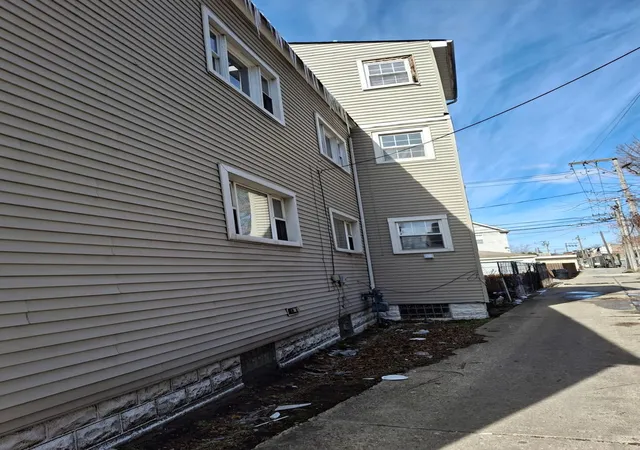 Listing Photo 2 - Condo for sale in building located at 864 E 87th Pl, Chicago, IL 60619