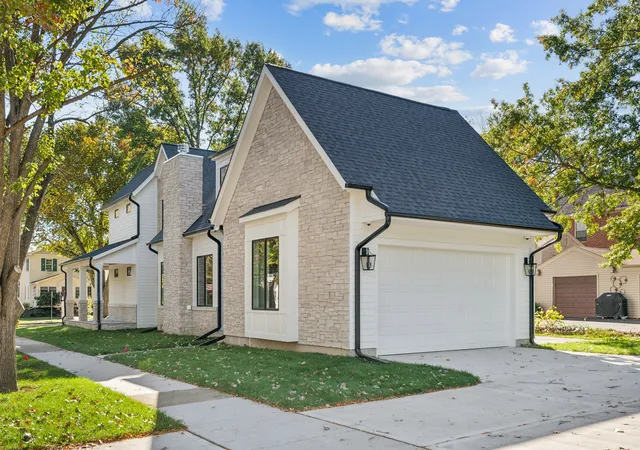 Photo 3 of Single family home for sale at 1540 Carol Ct, Northbrook, IL 60062 | MLS# 12701927 | Listing updated on 2026-09-17