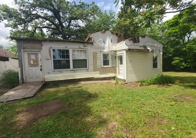 Homes for sale in East Moline, IL | 602 3rd Ave, East Moline, IL 61244 | MLS# 12701998