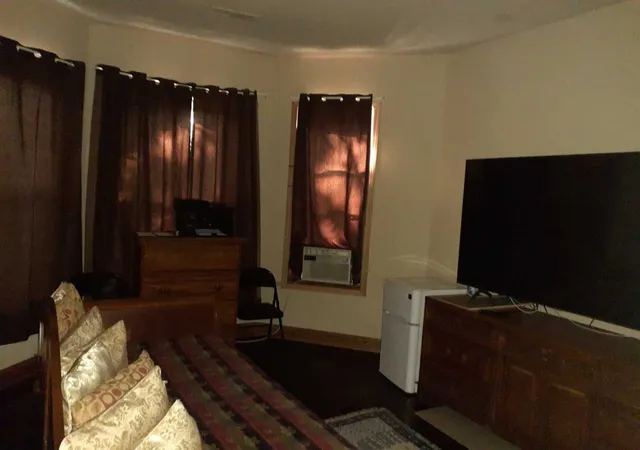Listing Photo 5 - Condo for sale in building located at 5514 S Winchester Ave, Chicago, IL 60636