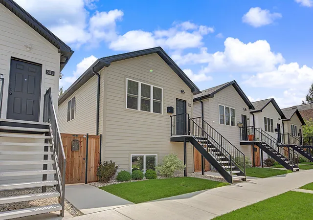3rd image of 555 N Springfield Ave, Chicago, IL 60624 | MLS# 12702046