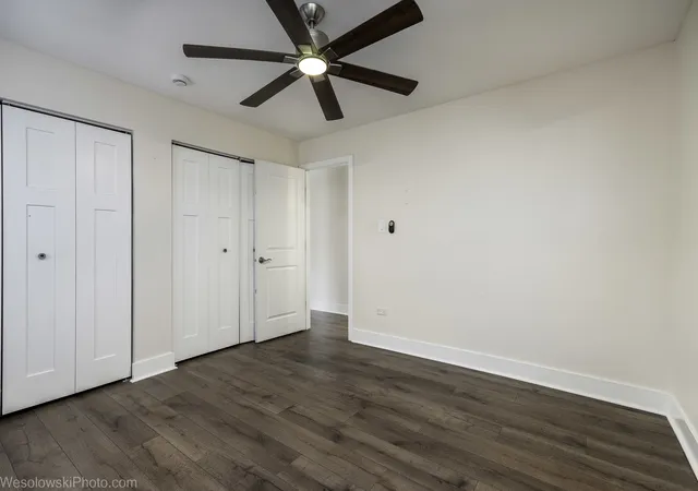 2nd image of 147 W Elk Trl, Carol Stream, IL 60188
