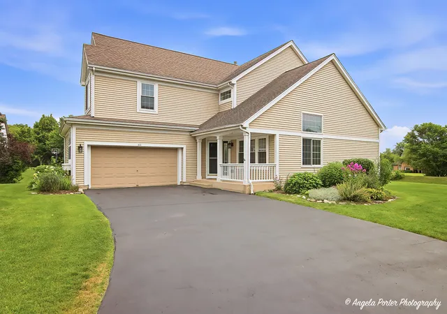 1st image of 331 Hampton Ct, Crystal Lake, IL 60012 | MLS# 12702051