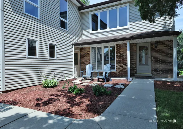 2nd image of 1000 E Ardyce Ln, Mount Prospect, IL 60056 | MLS# 12702066