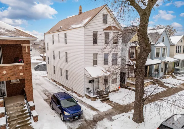 36th image of 8632 S Escanaba Ave, Chicago, IL 60617 | MLS# 12702080