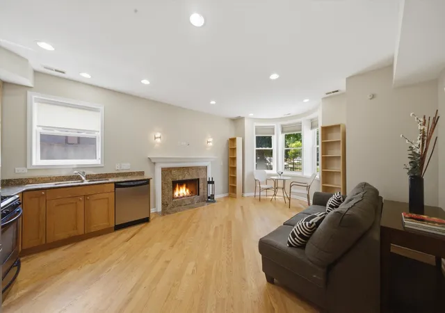 3rd image of 4921 S King Dr, Chicago, IL 60615