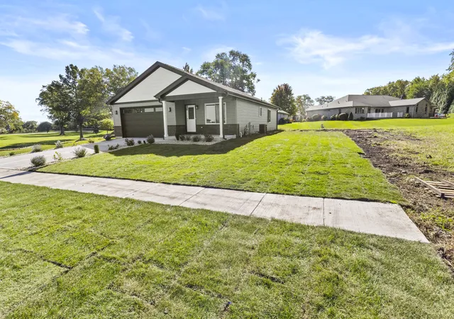Photo 2 of Single family home for sale at 406 E Butler Ave, Grant Park, IL 60940 | MLS# 12702107 | Listing updated on 2026-10-09