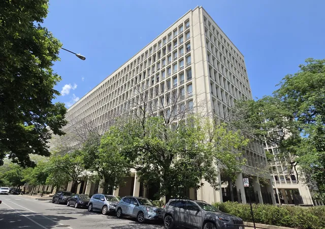 Homes for sale in Chicago, IL | 1450 E 55th Pl #920S, Chicago, IL 60637 | MLS# 12702143