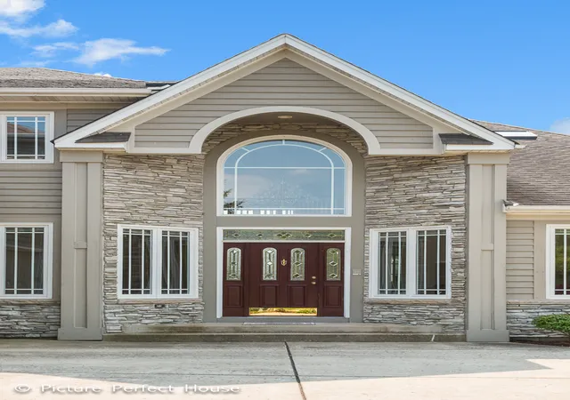 3rd image of 3571 Scottsdale Cir, Naperville, IL 60564 | MLS# 12702147