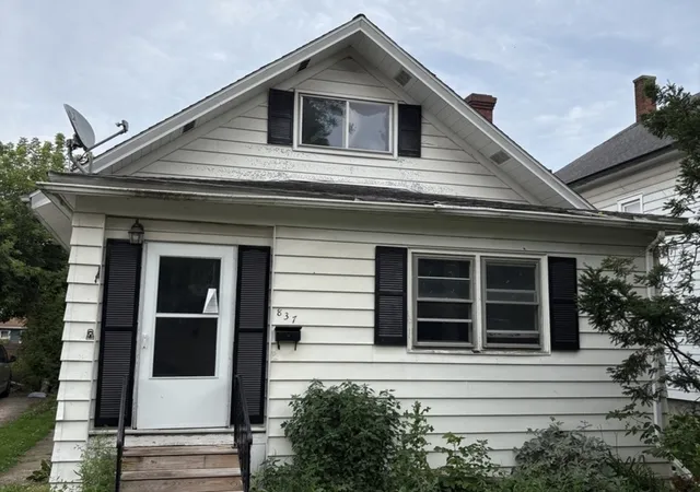 1st image of 837 Hickory St, Waukegan, IL 60085 | MLS# 12702160