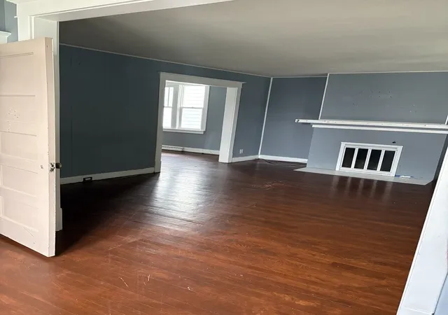 5th image of 837 Hickory St, Waukegan, IL 60085 | MLS# 12702160