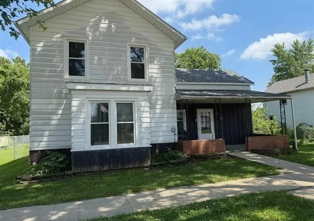 Homes for sale in Leaf River, IL | 208 E Second St, Leaf River, IL 61047 | MLS# 12702162