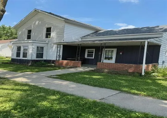 Homes for sale in Leaf River, IL | 208 E Second St, Leaf River, IL 61047 | MLS# 12702162