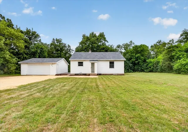 Homes for sale in Machesney Park, IL | 802 Darwin Dr, Machesney Park, IL 61115 | MLS# 12702182