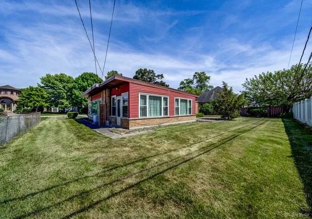 Homes for sale in Norridge, IL | 4872 N Redwood Dr, Norridge, IL 60706 | MLS# 12702198