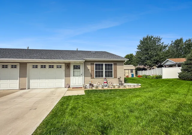 Homes for sale in Dixon, IL | 562 Pine Meadow Dr, Dixon, IL 61021 | MLS# 12702204