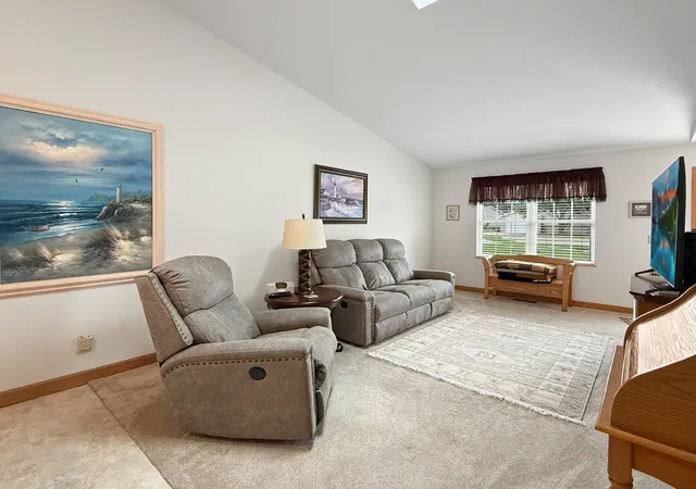 Homes for sale in Dixon, IL | 562 Pine Meadow Dr, Dixon, IL 61021 | MLS# 12702204