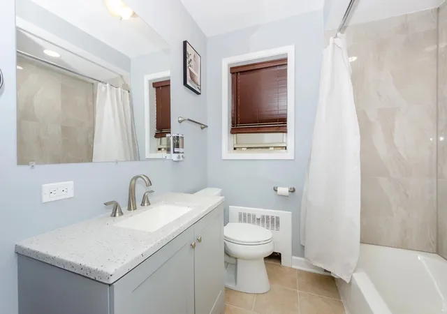 Homes for sale in Chicago, IL | 2551 W Arthur Avenue, Chicago, IL 60645 | Houzeo