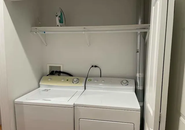 Homes for sale in Chicago, IL | 2551 W Arthur Ave #2E, Chicago, IL 60645 | MLS# 12702211