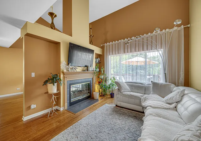Photo 2 of House for sale at 1424 Derby Ln #1424, Mundelein, IL 60060 | MLS# 12702221 | Listing updated on 2026-08-28