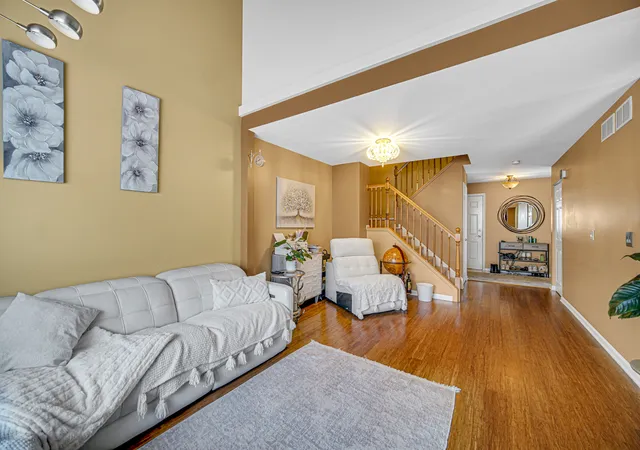 Photo 3 of House for sale at 1424 Derby Ln #1424, Mundelein, IL 60060 | MLS# 12702221 | Listing updated on 2026-08-28