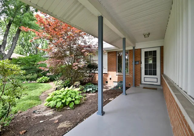 3rd image of 823 Milbeck Ave, Elk Grove Village, IL 60007 | MLS# 12702223
