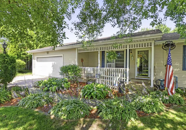 2nd image of 158 Tammy Ln, Lake Holiday, IL 60552 | MLS# 12702238