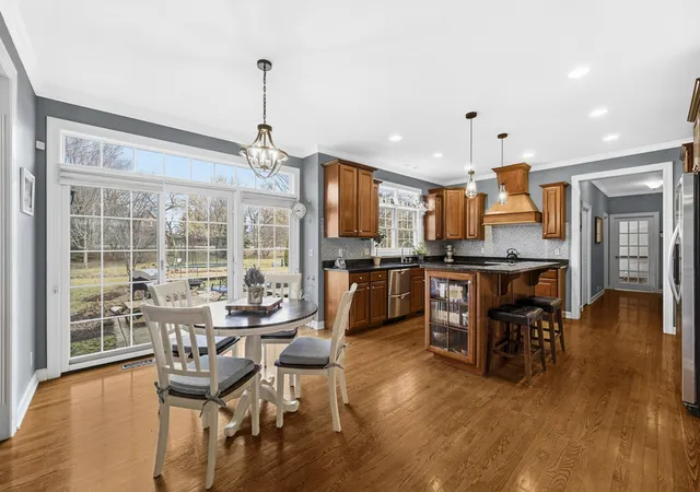 3rd image of 40W612 N Blue Lake Cir, Campton Hills, IL 60175 | MLS# 12702252