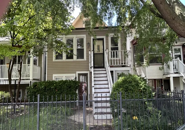 Homes for sale in Chicago, IL | 4136 N Bell Ave, Chicago, IL 60618 | MLS# 12702288