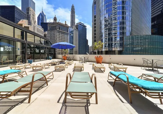Homes for sale in Chicago, IL | 405 N Wabash Avenue, Chicago, IL 60611 | Houzeo