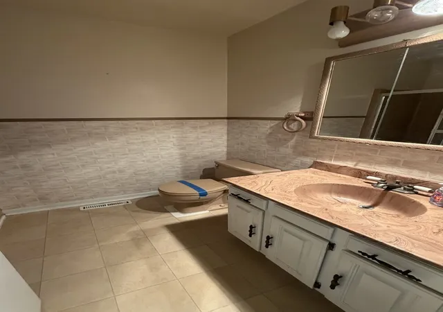Photo 3 of Single family home for sale at 3914 Raycraft Rd, Woodstock, IL 60098 | MLS# 12702310 | Listing updated on 2026-10-03