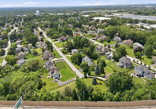 10th image of 1675 Seward St, Roselle, IL 60172 | MLS# 12702335