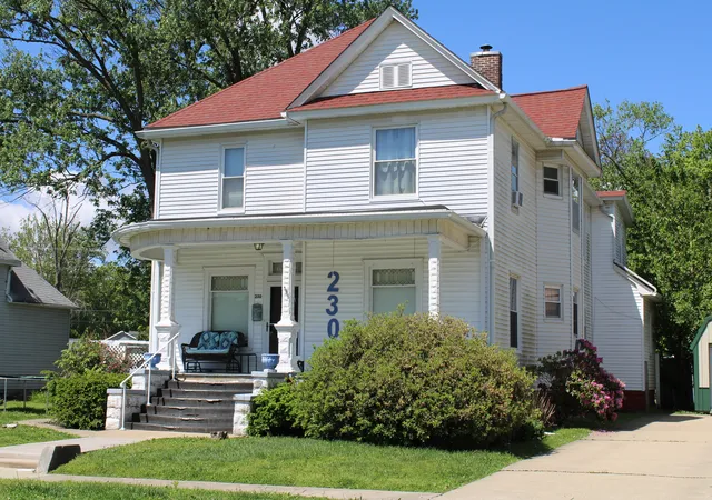 Homes for sale in Centralia, IL | 230 N Cherry St, Centralia, IL 62801 | MLS# 12702343